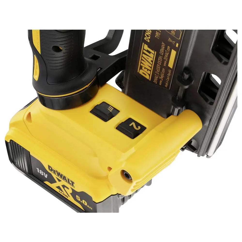 B-Ware De Walt Akku Nagler 90mm 18 V Schnellgerät 2x5 Ah Akku Ladegerät Transportkoffer - 5035048467770