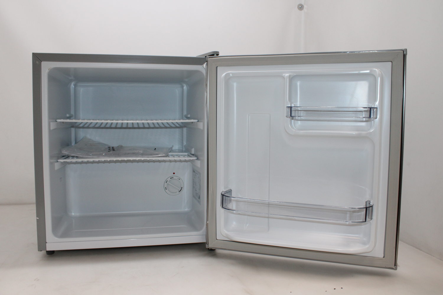 D-Ware Bomann Ix Look Kb 7346 Kühlschrank 42 L Standgerät Inox 220 240 V Defektware - 4004470734690