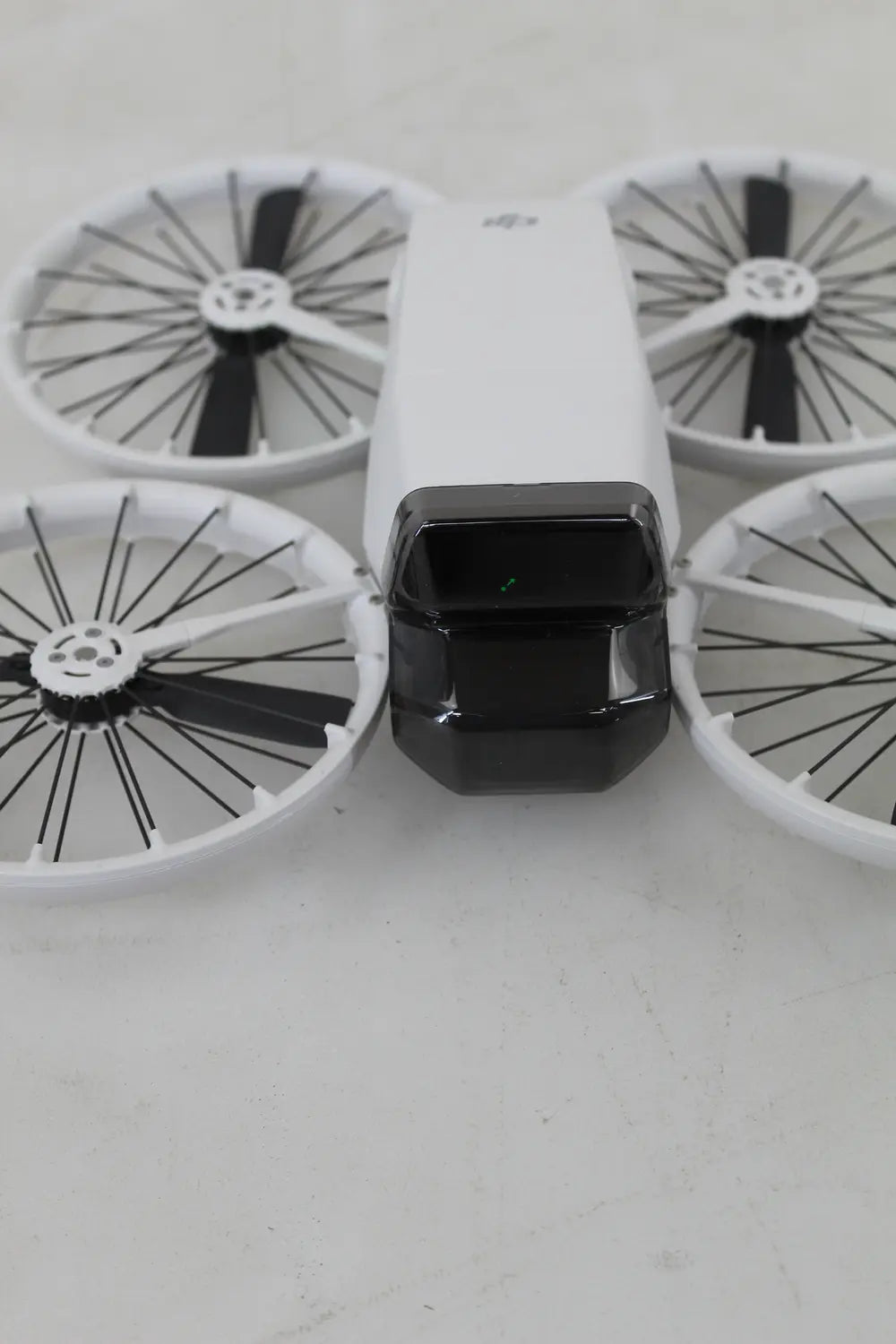 C-Ware Dji Drone Quadrocopter Kamera Flip Fly More Combo Faltbar 48 Mp Siehe Text/Foto - 6941565992536