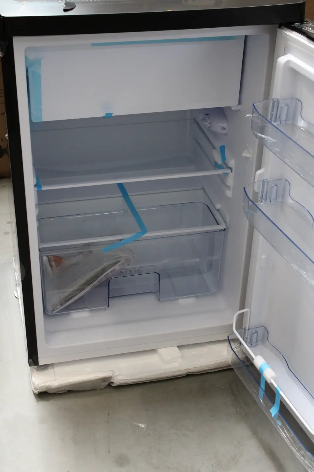 C-Ware Domo Do91124 Kühlschrank Kühlgerät Minibar Standgerät Schwarz Siehe Text/Foto - 5411397157607
