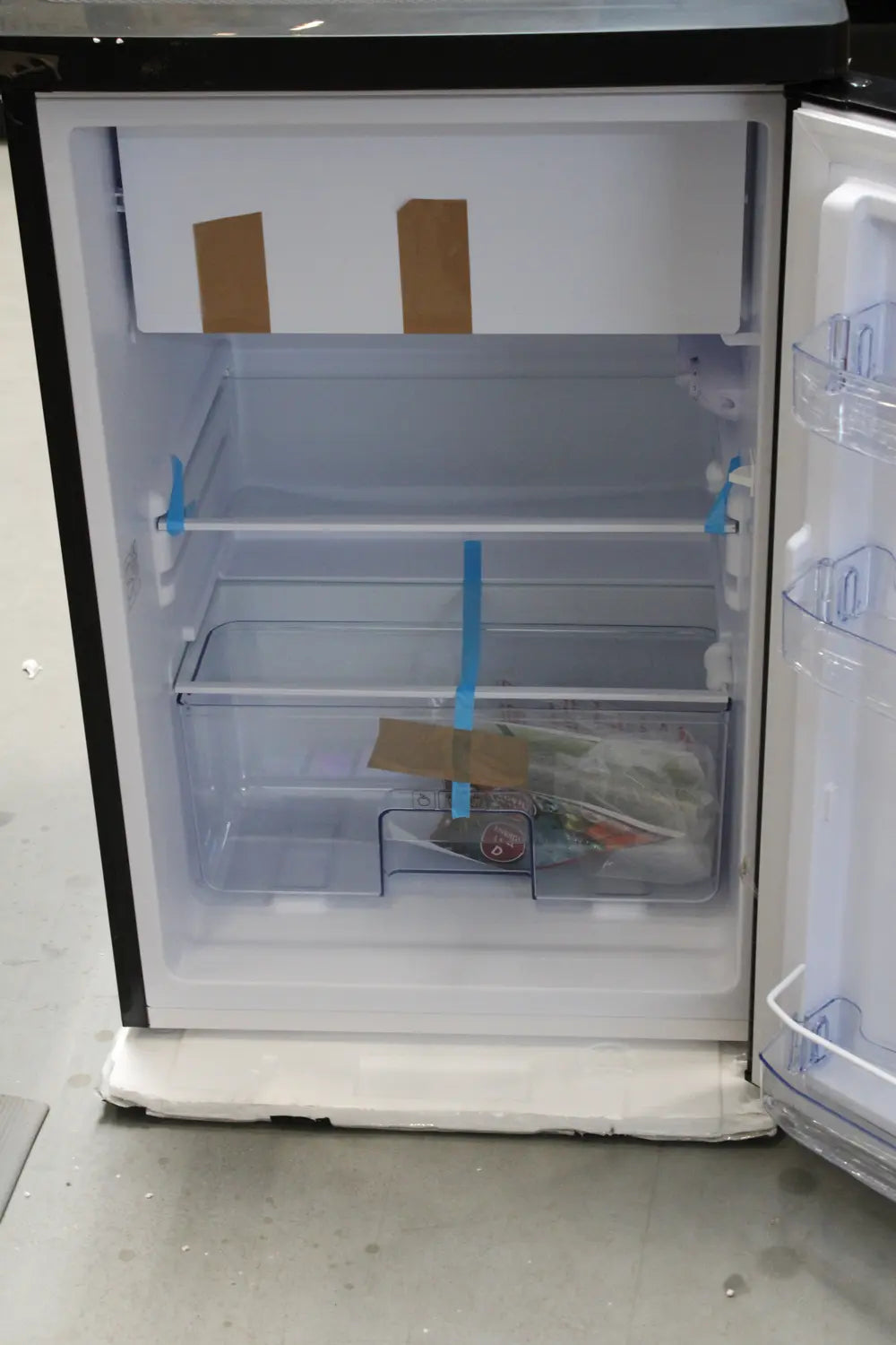 C-Ware Domo Do91124 Kühlschrank Kühlgerät Minibar 108l Standgerät Siehe Text/Foto118 - 5411397157607