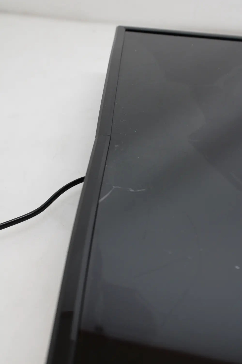 D-Ware Dyon Smart 32 Vx Fernseher Smart Tv 32 Zoll Led Tv Hdmi Wi Fi Apps Usb Defektware - 4260552542755