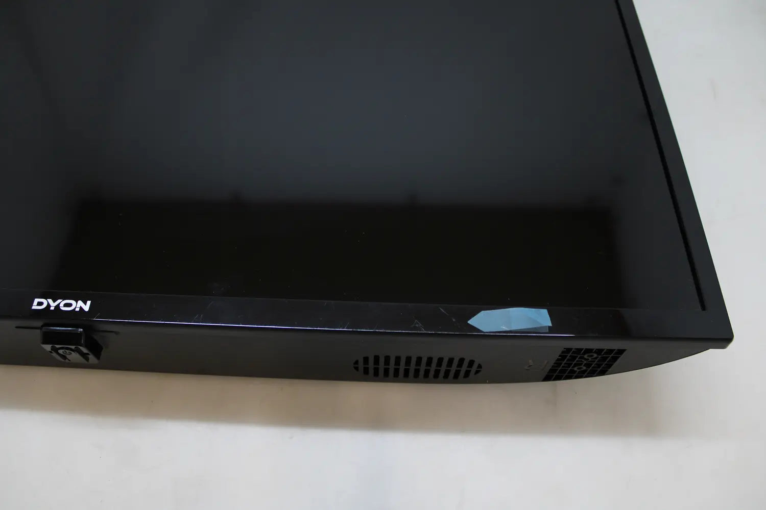 B-Ware Dyon Smart 32 Xt Led Tv 80 Cm Smart Tv Fernseher Fernsehgerät  Eek F Siehe Text - 4260552542229