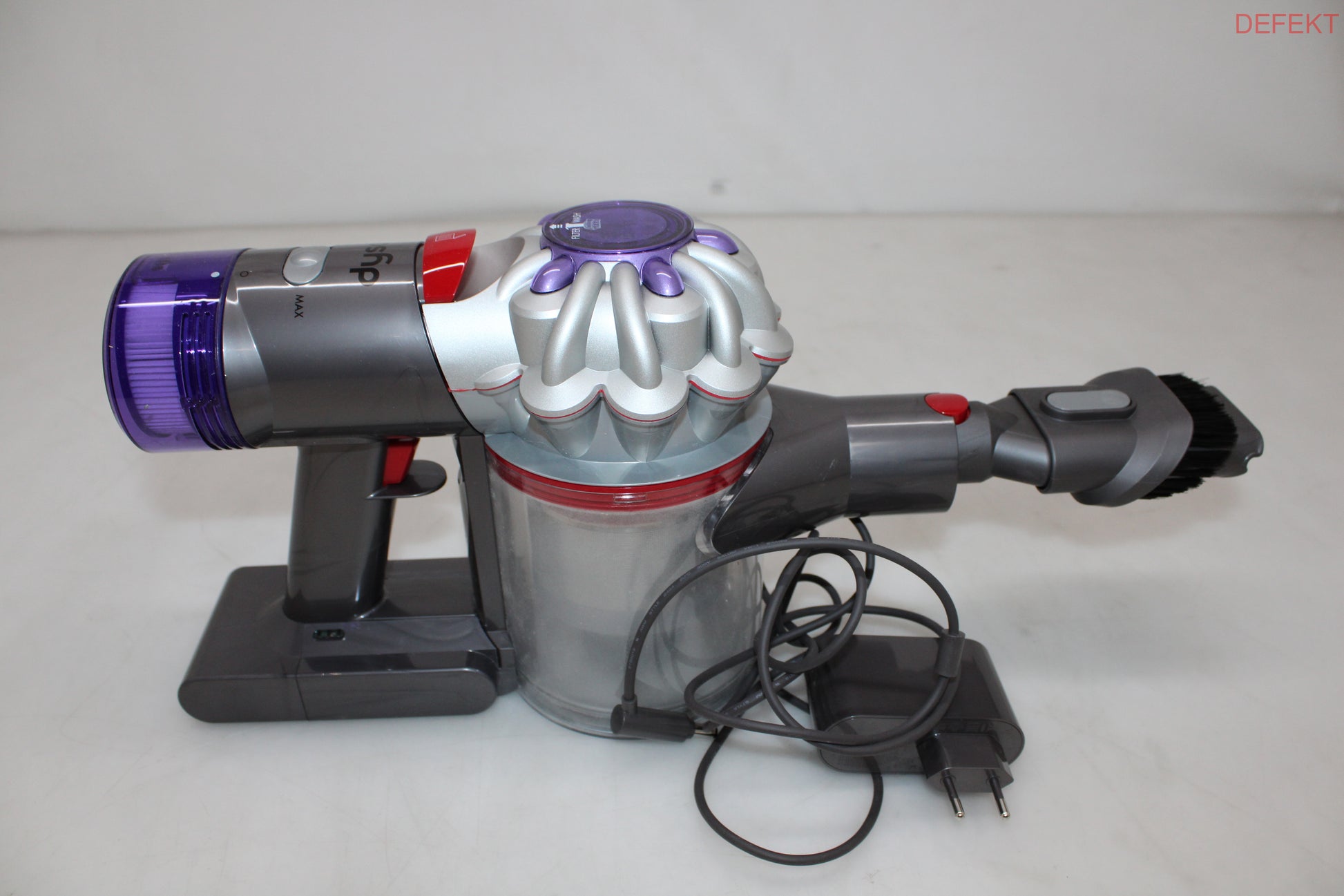 D-Ware Dyson Akku Staubsauger Zyklon V8 Advanced Silber Nickel Motorbar Defektware - 5025155106365