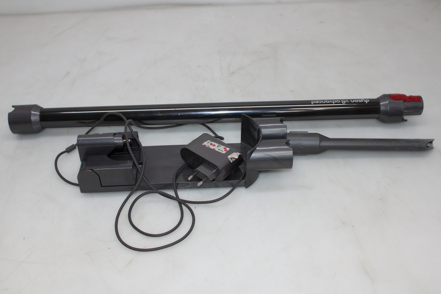 C-Ware Dyson Akku Staubsauger Zyklon V8 Advanced Silber Nickel Motorbar Siehe Text/Foto