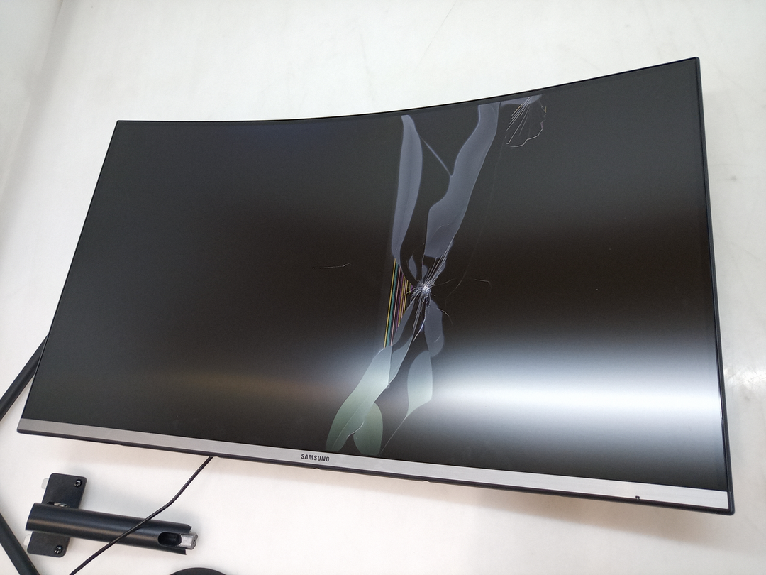 Samsung U32R590CWU UR59C Series LED PC Monitor Bildschirm DEFEKTWARE
