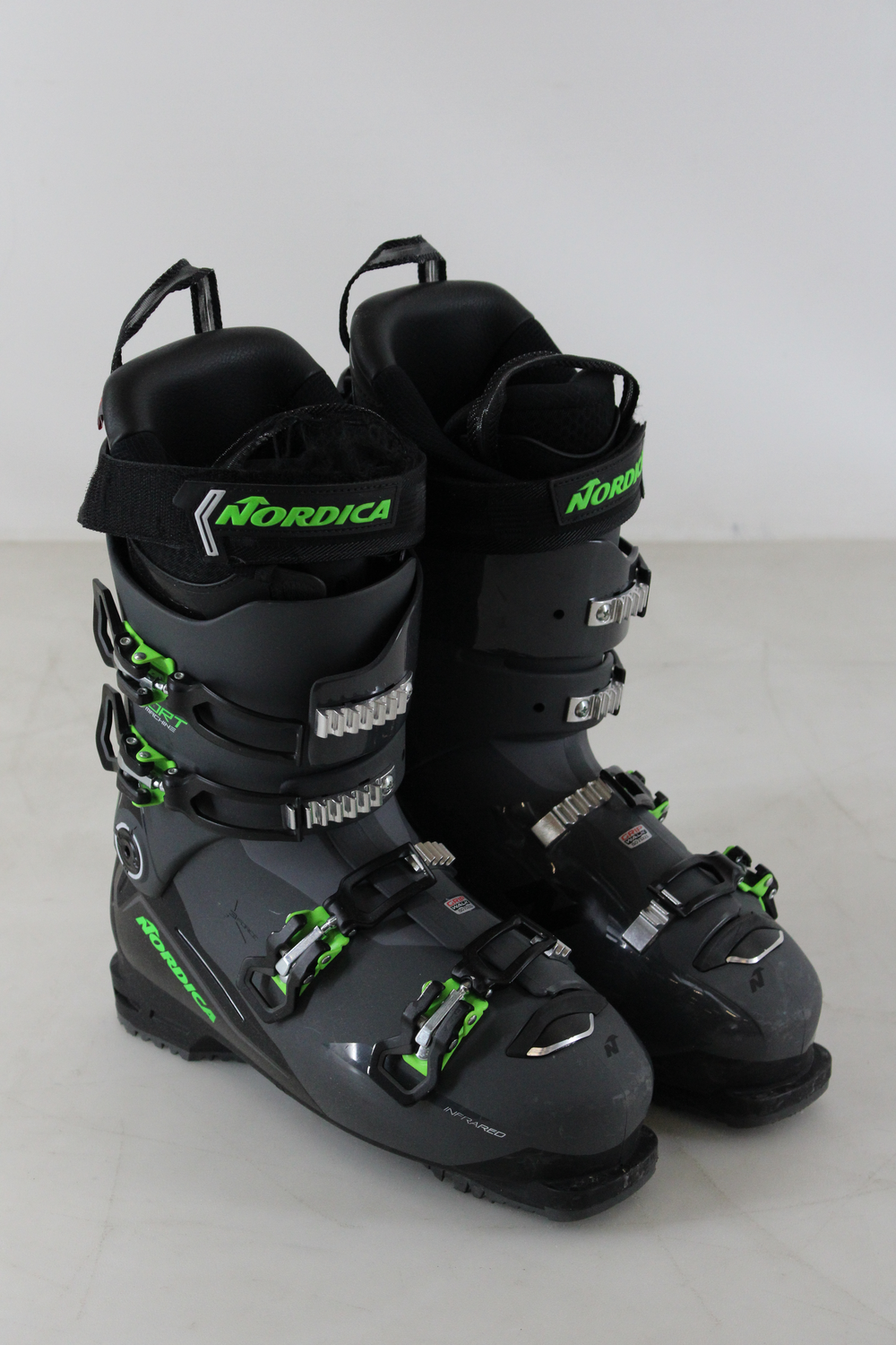 Nordica Herren Sportmachine 3 110 Skischuhe Wintersportzubehör Kratzer B-Ware