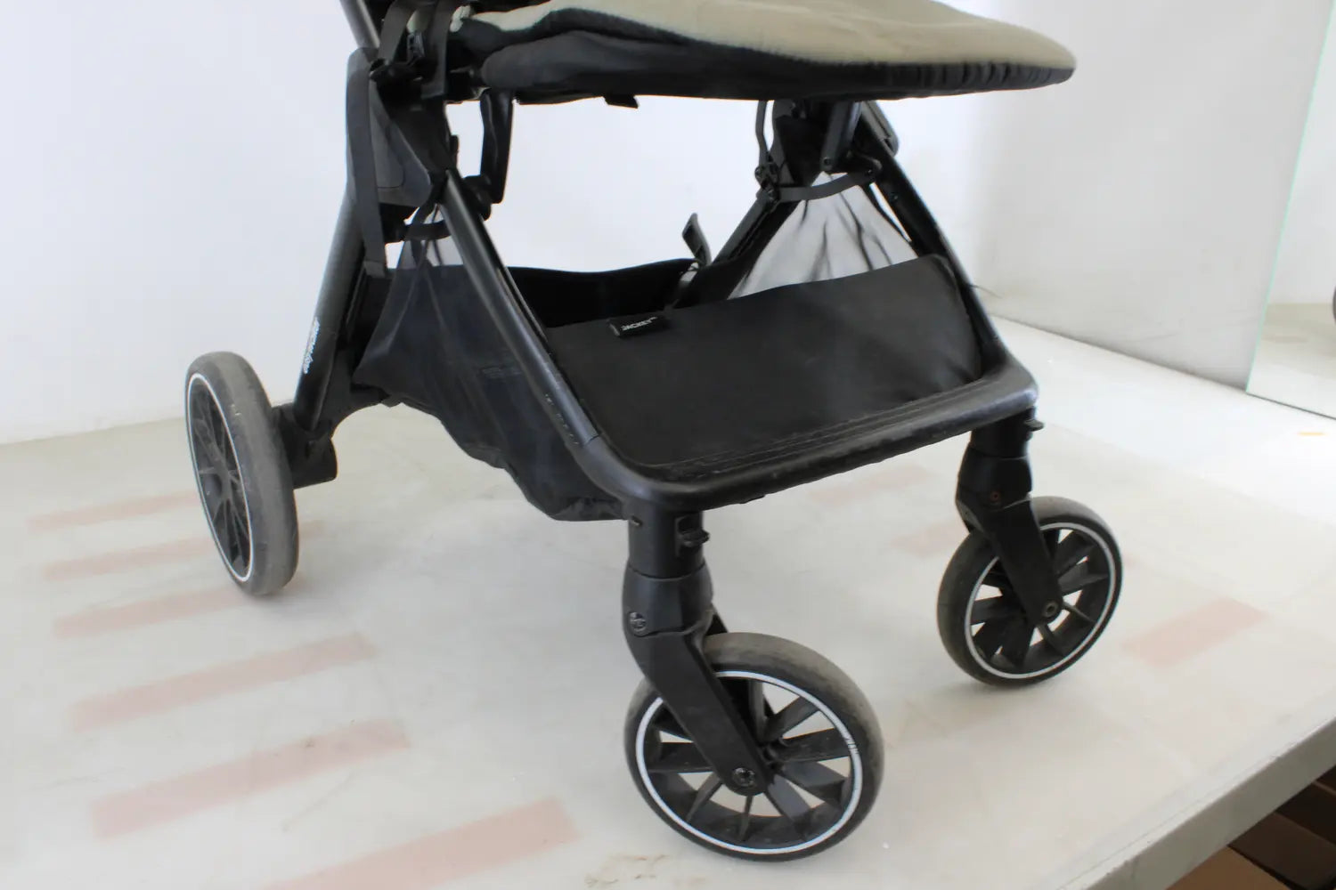 B-Ware Easywalker Jackey² Buggy Kinderwagen Sportwagen Agave Green Siehe Text/Foto - 8720512116991