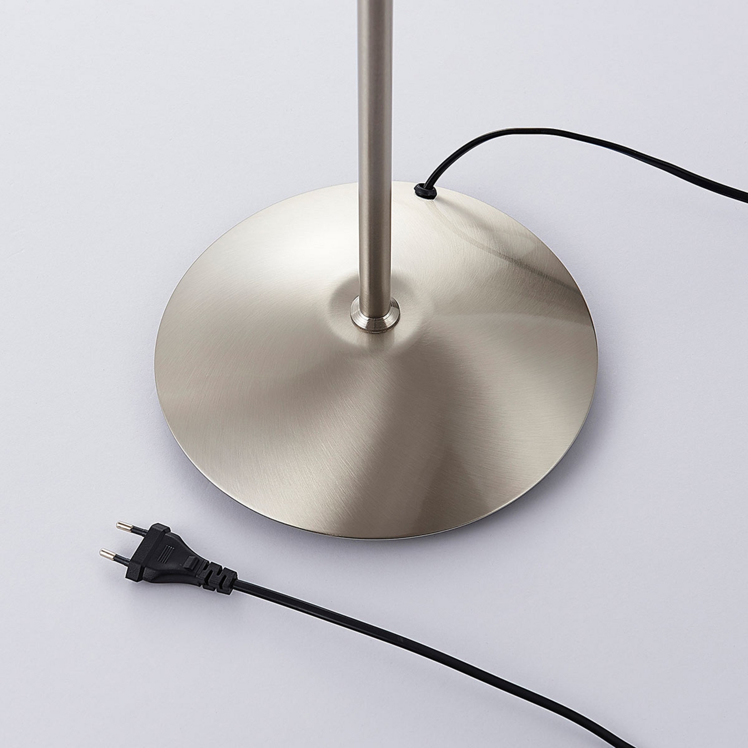 Lampadaire LED Lindby Gwendolin, lampe sur pied, 2 lumières, E14, nickel 