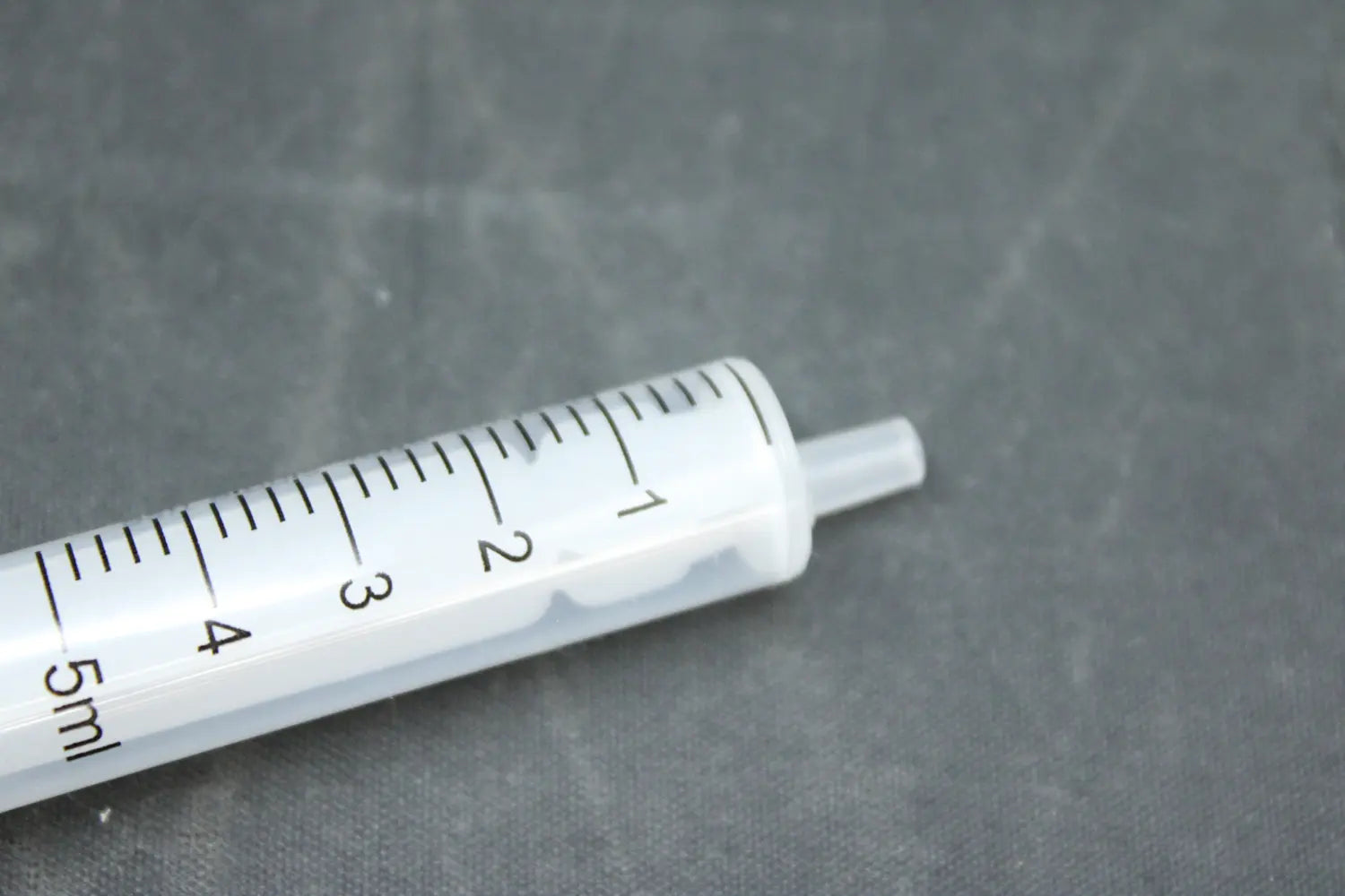 B-Ware Einmalspritze Spritze Injektionsspritze 5 Ml Steril Gut Ablesbar 100 Stück - 16958693000214