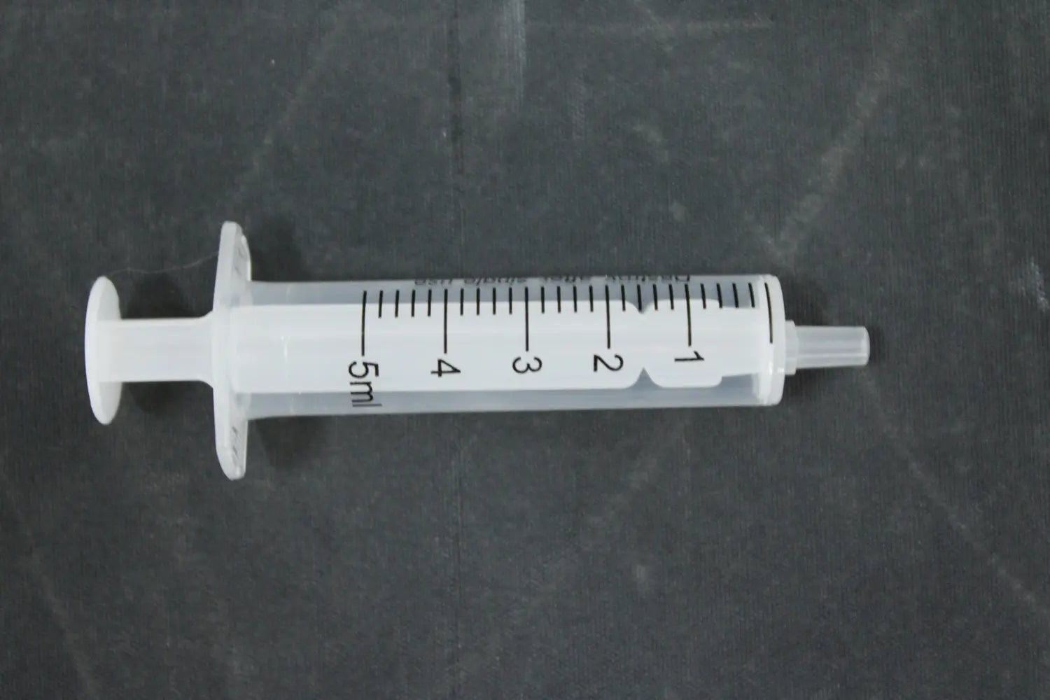 B-Ware Einmalspritze Spritze Injektionsspritze 5 Ml Steril Gut Ablesbar 100 Stück - 16958693000214