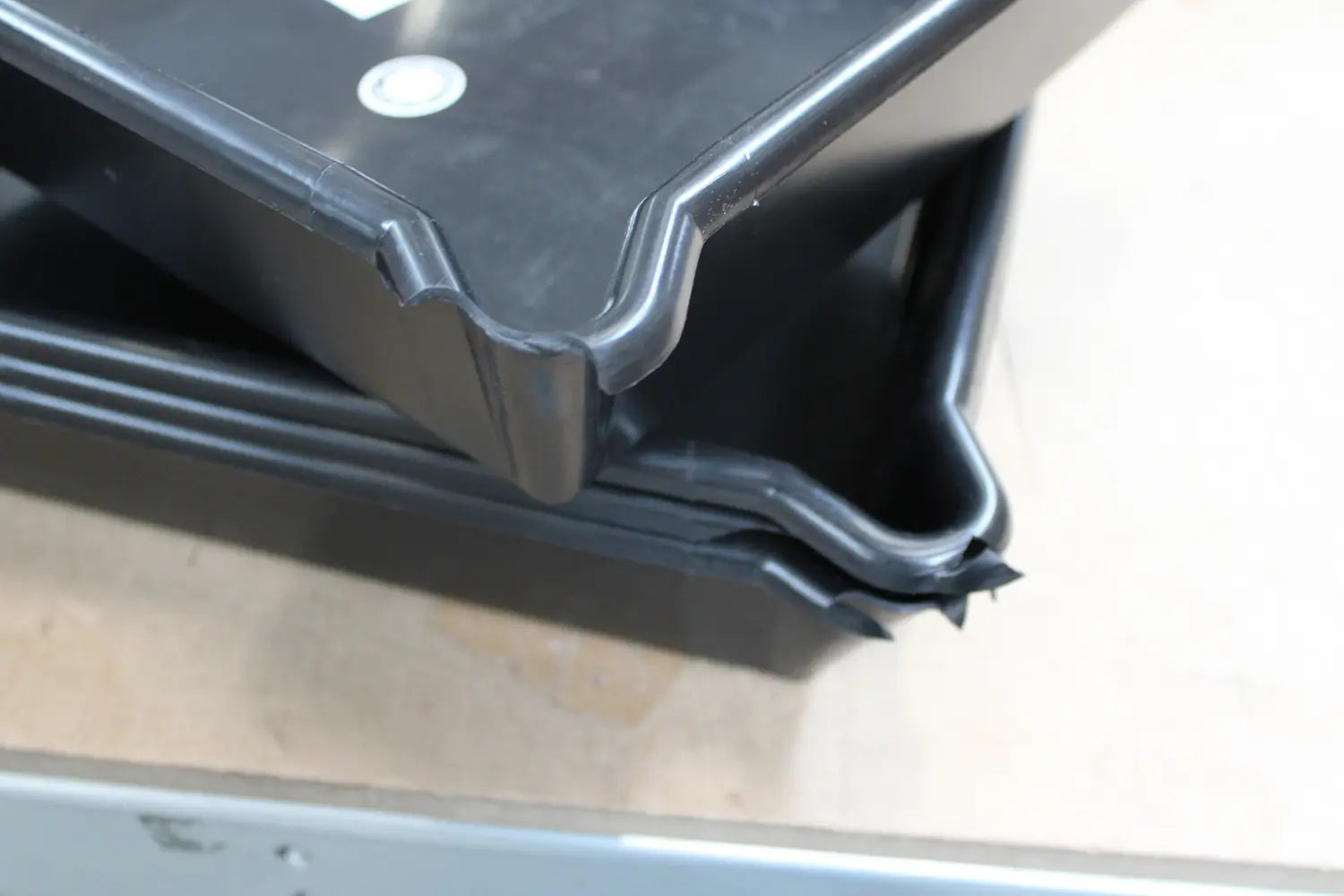 B-Ware Emtez Auffangwanne Wanne Kleingebinde Polyethylen Schwarz 4 Stück Siehe Text - 5060399592345