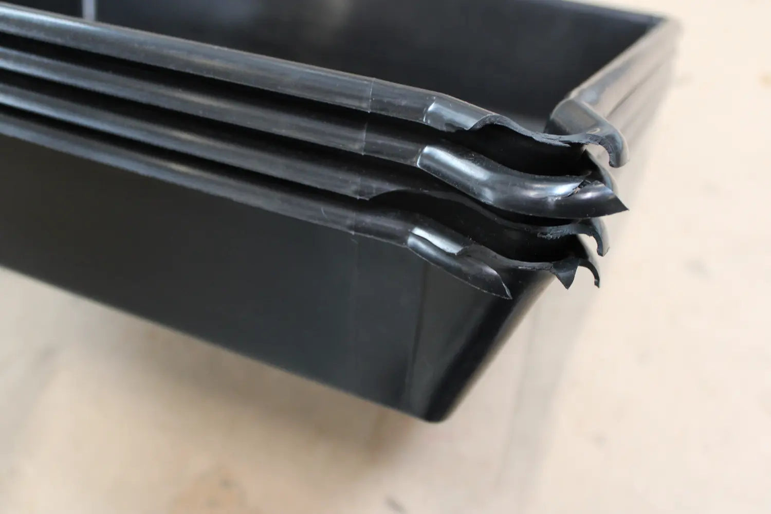 B-Ware Emtez Auffangwanne Wanne Kleingebinde Polyethylen Schwarz 4 Stück Siehe Text - 5060399592345