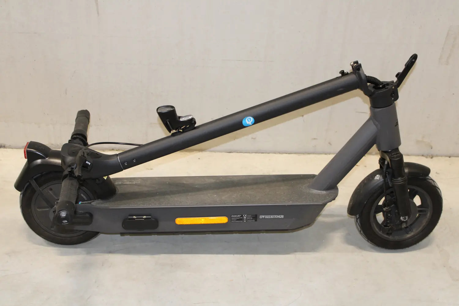 D-Ware E Power Fun E Pf 2 Xt 600 E Scooter Roller Cityroller Anthrazit Li Ion 48 Defektwar - 4260672951451