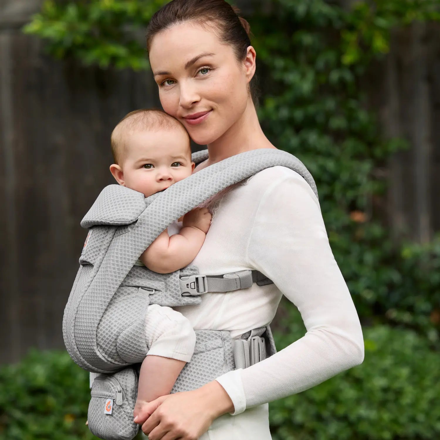 B-Ware Ergobaby Babytrage Tragesystem Mesh Omni Deluxe Vier Tragepositionen Pearl Grey - 1220000209916