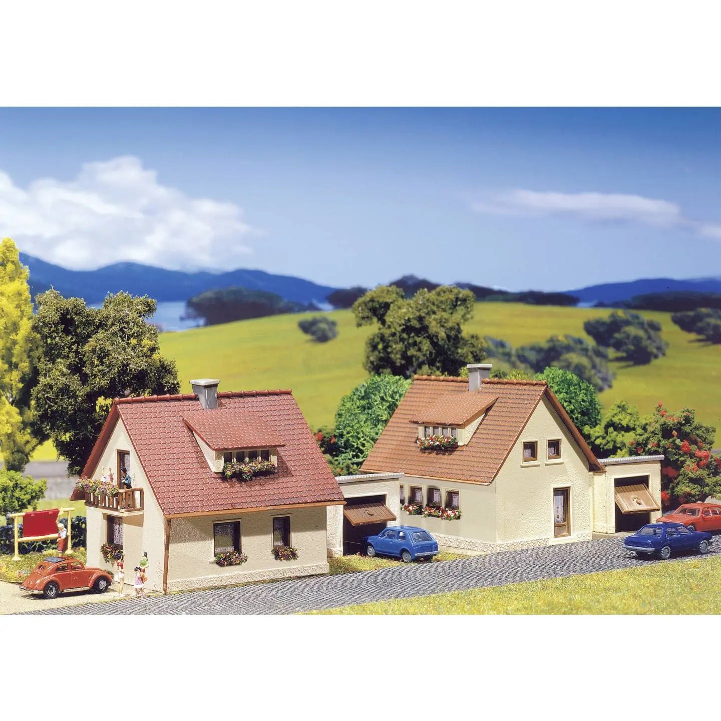 B-Ware Faller Bausatz Modellhaus 2 Einfamilienhäuser Wohnhaus Haus N Patiniert Garage   - 4104090322267