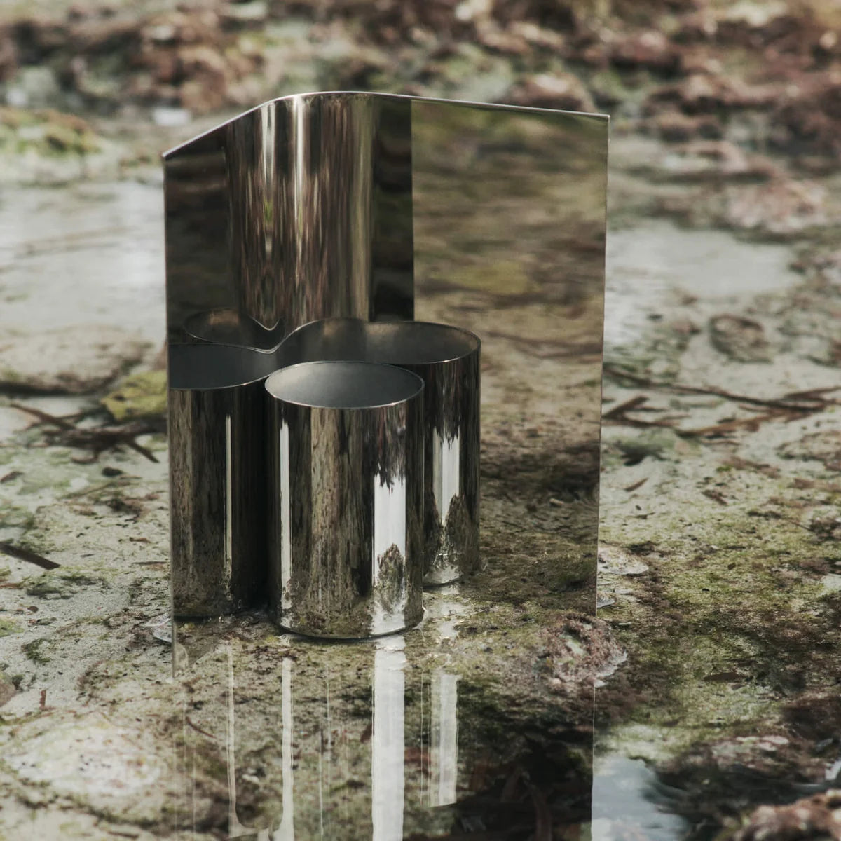 Ferm Living Vase Gefäß Edelstahl poliert H 29 cm Spiegelung Design Statement - 5704723341093