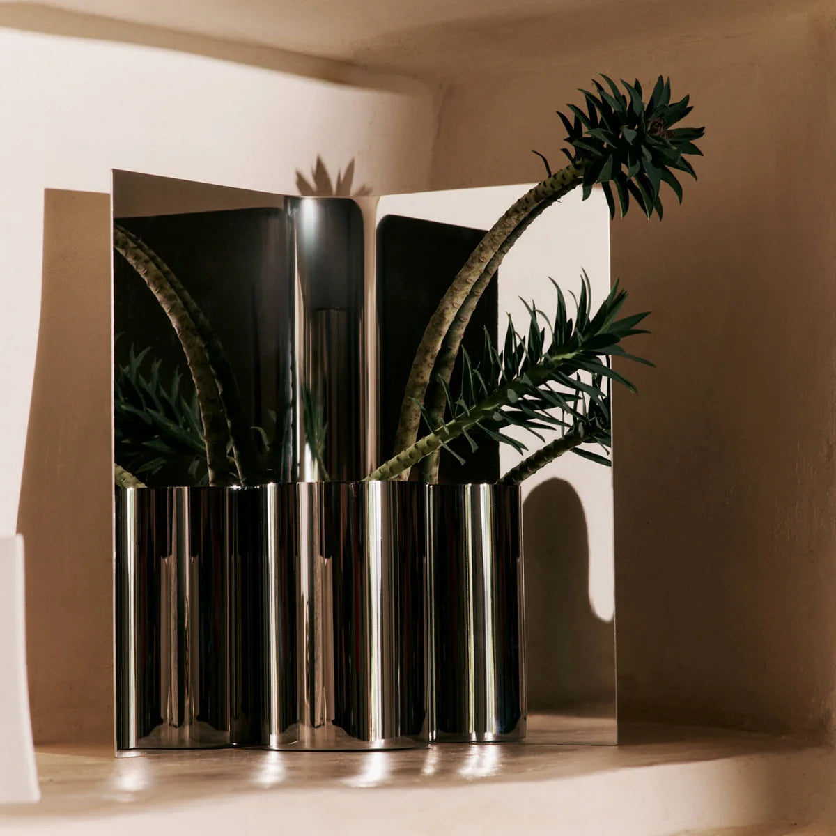 Ferm Living Vase Gefäß Edelstahl poliert H 29 cm Spiegelung Design Statement - 5704723341093