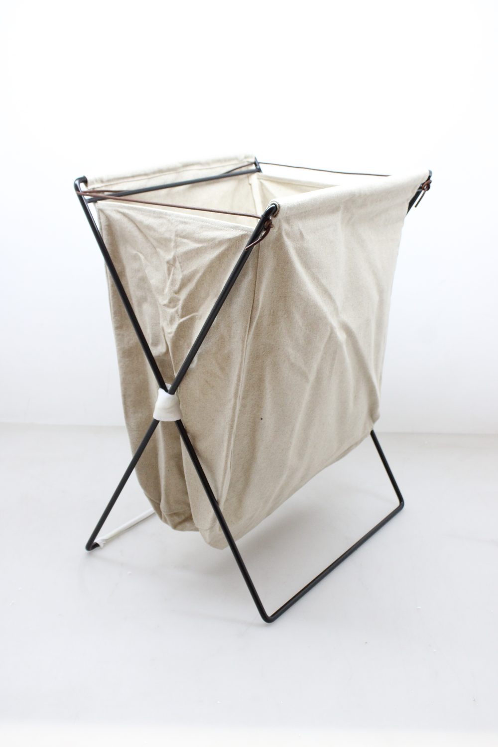 Ferm Living Herman Wäschekorb Wäschesammler Wäschebehälter Orb Siehe Text/Foto B-Ware - 5704723013969