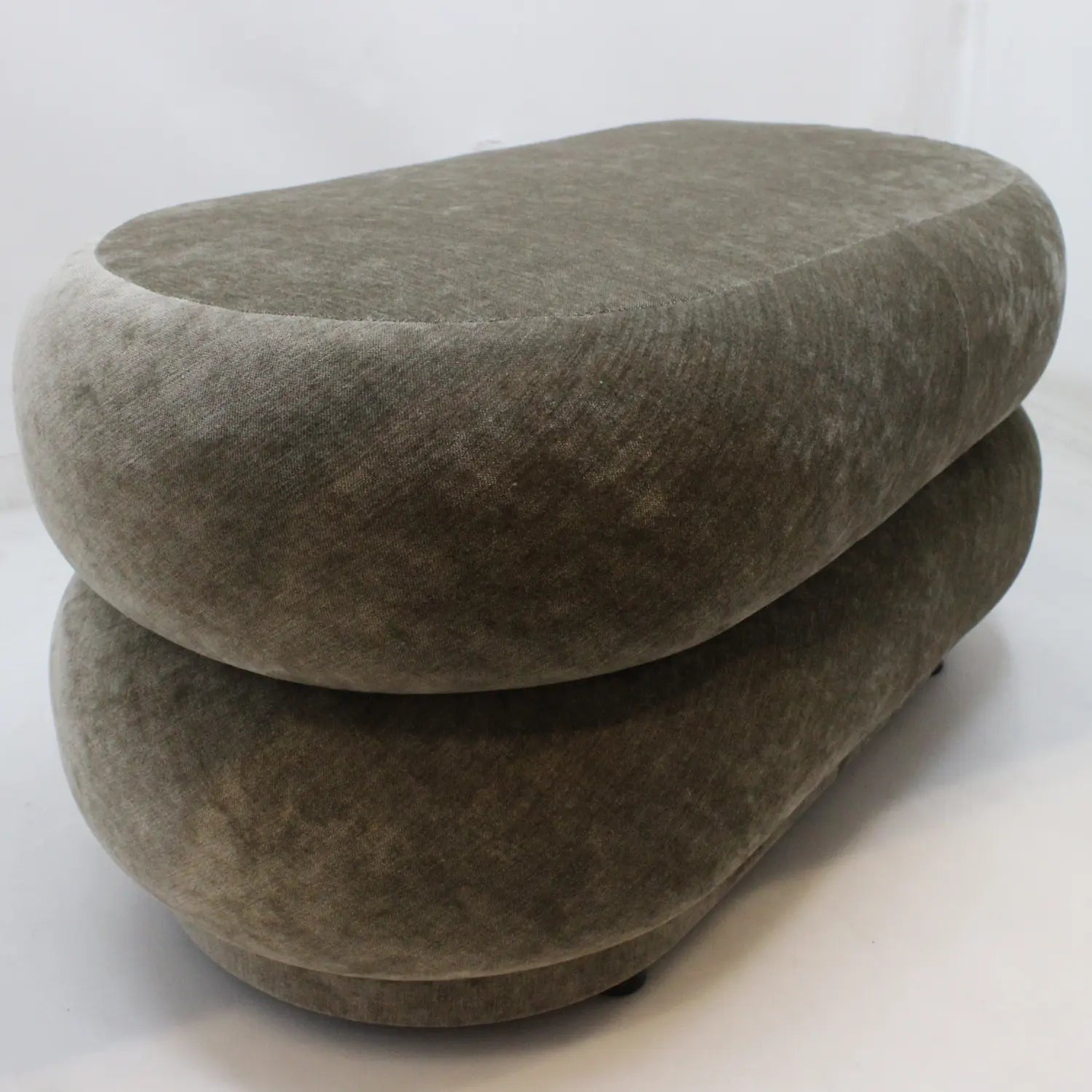 B-Ware Ferm Living Ovaler Puff Faded Sitzsack Sitzpouf Polster Pouf Velvet Beige - 5704723031116