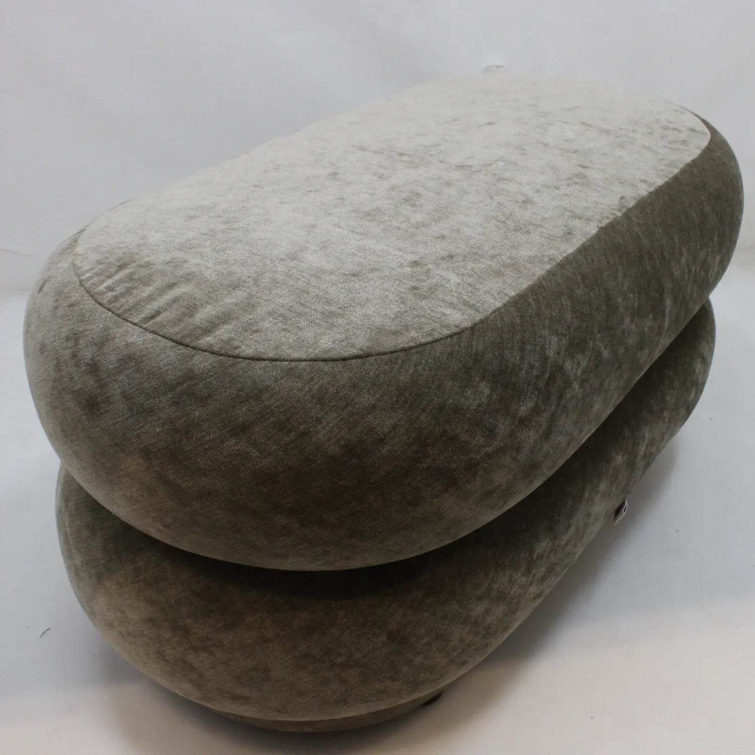 B-Ware Ferm Living Ovaler Puff Faded Sitzsack Sitzpouf Polster Pouf Velvet Beige - 5704723031116