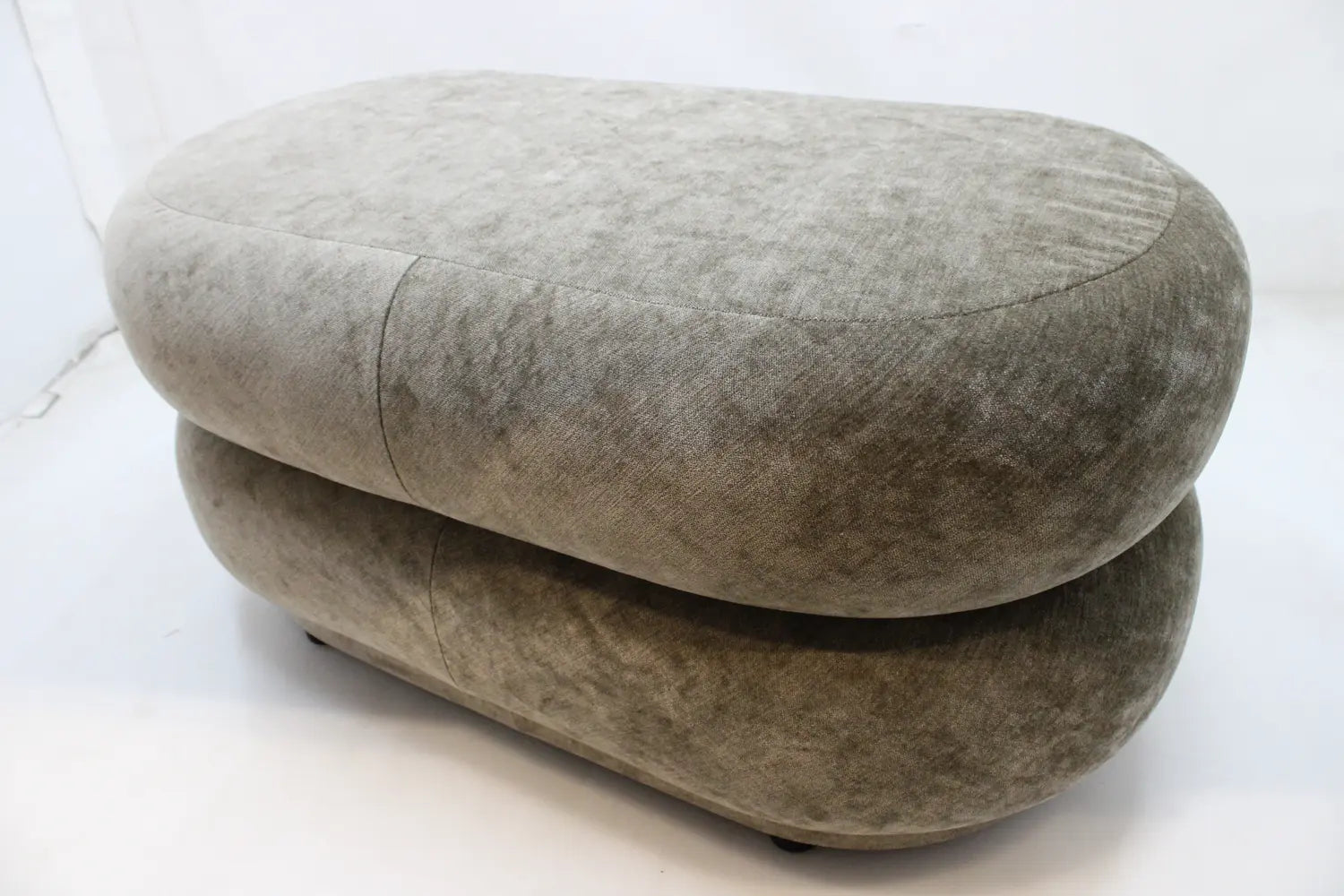 B-Ware Ferm Living Ovaler Puff Faded Sitzsack Sitzpouf Polster Pouf Velvet Beige - 5704723031116