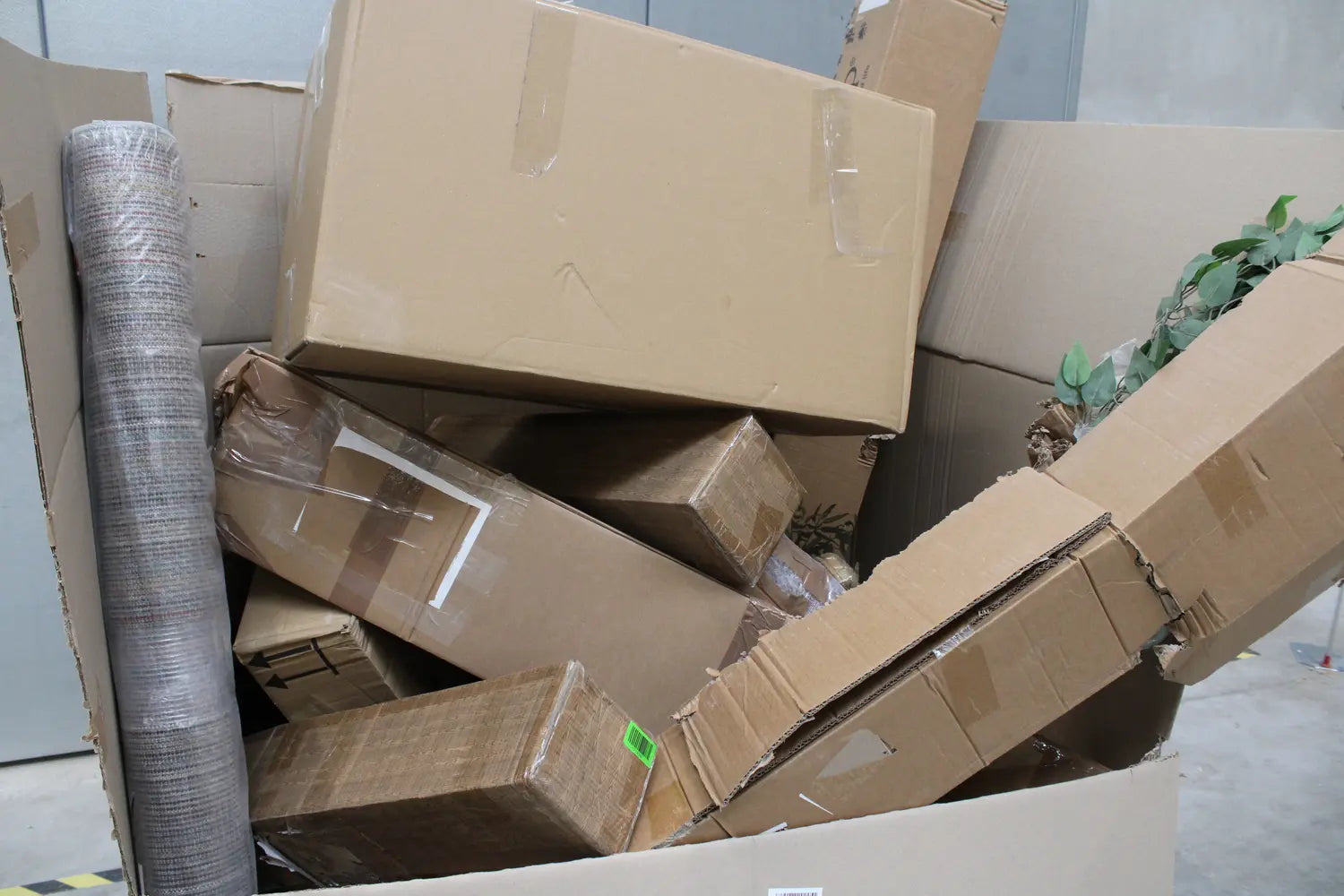 Restposten 22 Artikel Weihnachtsbäume Kunstpflanzen Teppiche Aufbewahrung Outdoo - nicht zutreffend