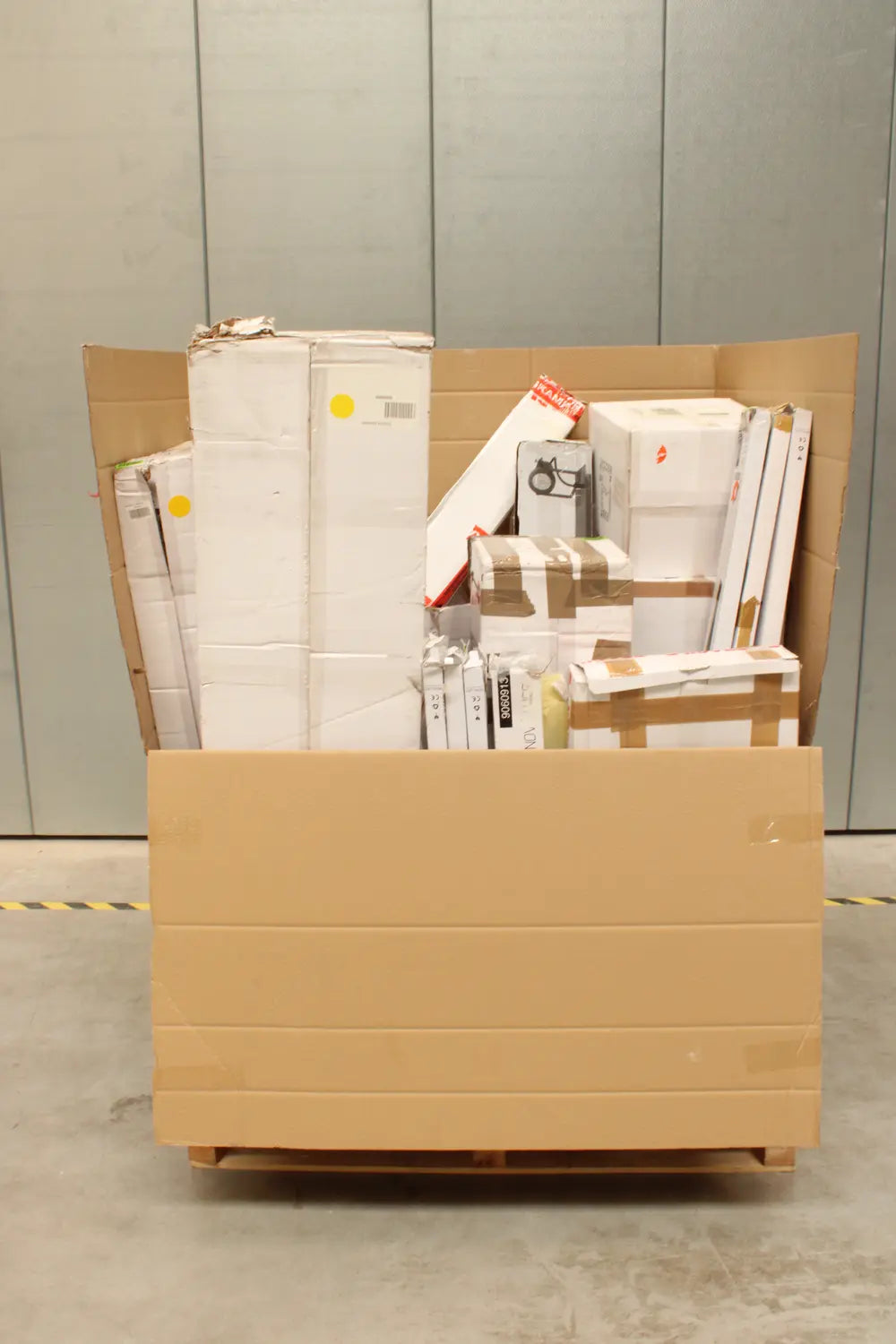Retourenwaren  D-Ware Restposten 39 Artikel Leuchten Wandleuchte Pendelleuchte Stehlampe Defekt - nicht zutreffend