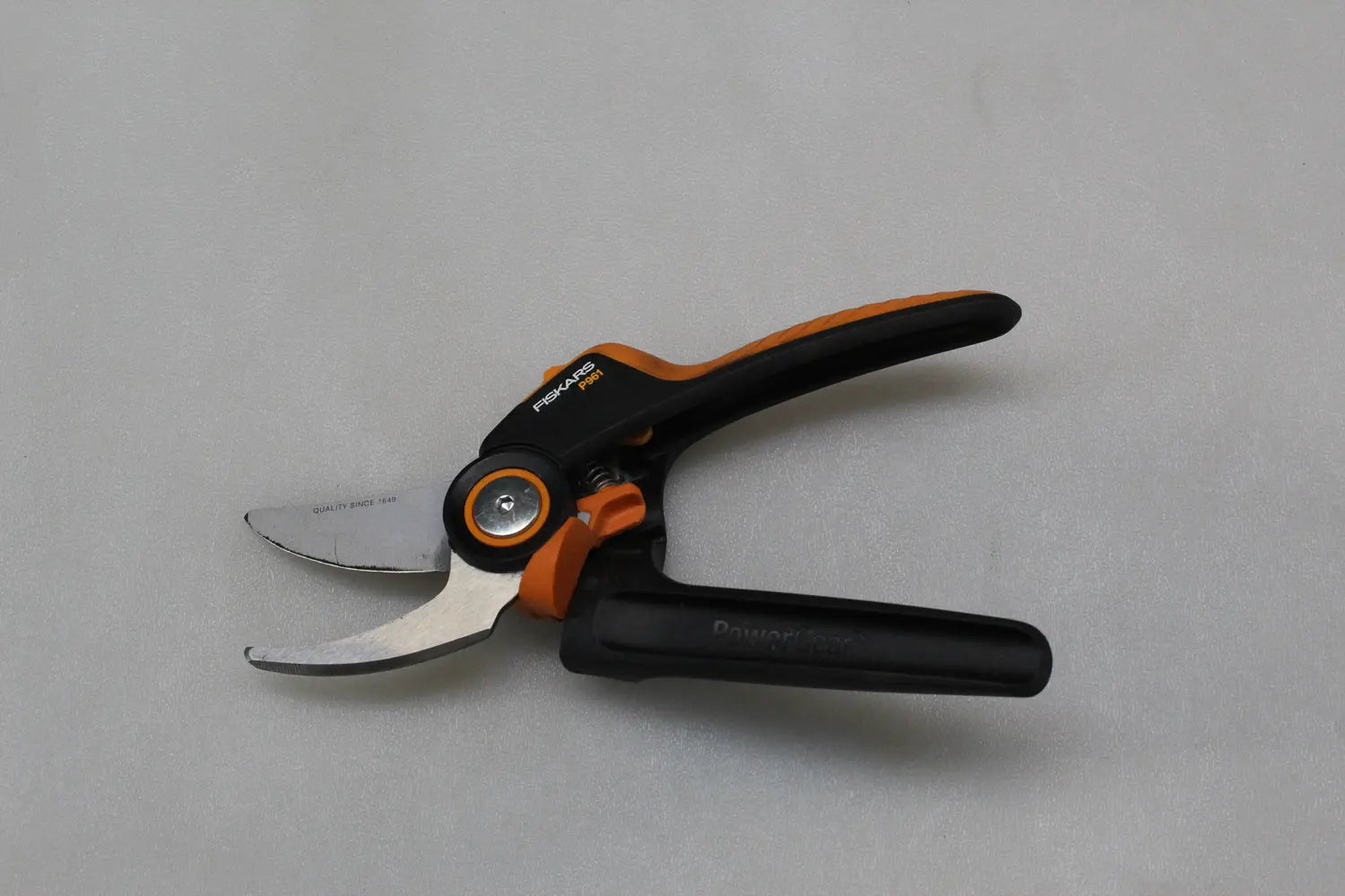 B-Ware Fiskars Gartenschere Schere X Series P961 Bypass Schneider Garten 222 Mm 26 Mm - 6411501111234