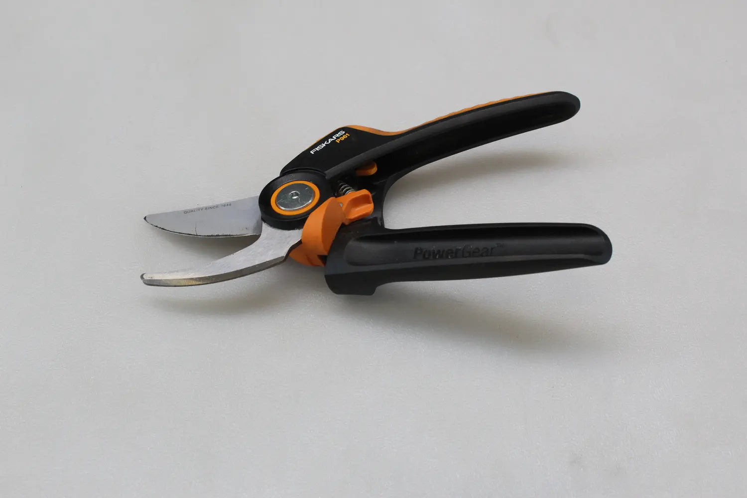 B-Ware Fiskars Gartenschere Schere X Series P961 Bypass Schneider Garten 222 Mm 26 Mm - 6411501111234