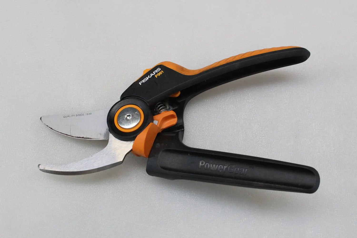 B-Ware Fiskars Gartenschere Schere X Series P961 Bypass Schneider Garten 222 Mm 26 Mm - 6411501111234