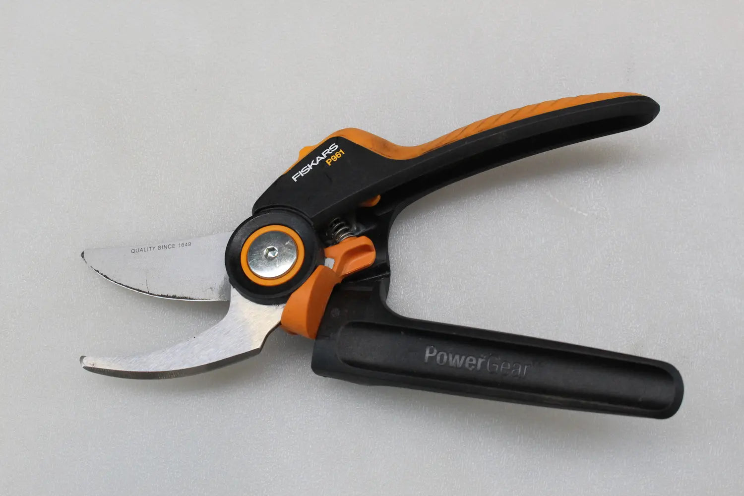 B-Ware Fiskars Gartenschere Schere X Series P961 Bypass Schneider Garten 222 Mm 26 Mm - 6411501111234