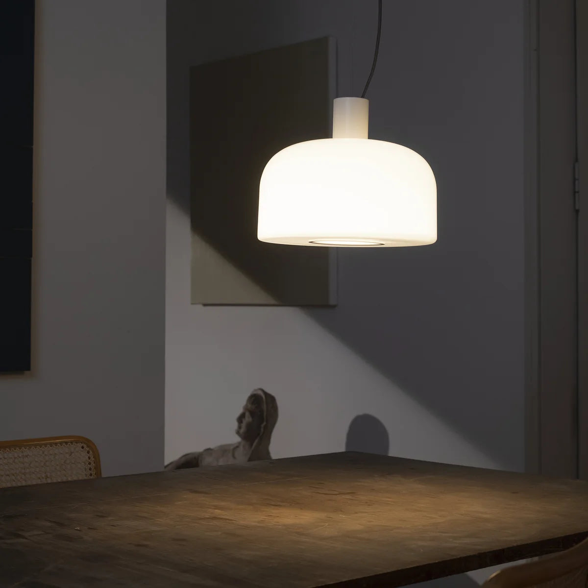 Flos Pendelleuchte Hängelampe Bellhop Glas Schokoladenbraun Opalglas Aluminium - 8059607068670