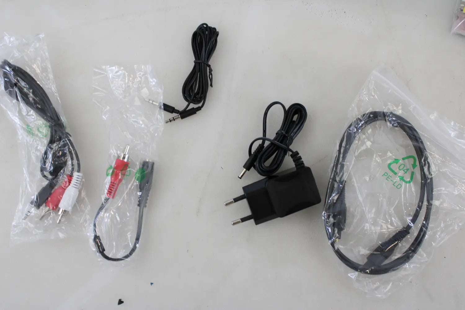 D-Ware Geemarc Cl7400 Opti Funk Tv Kopfhörer Over Ear Headset Silber Defektware - 3521350009422