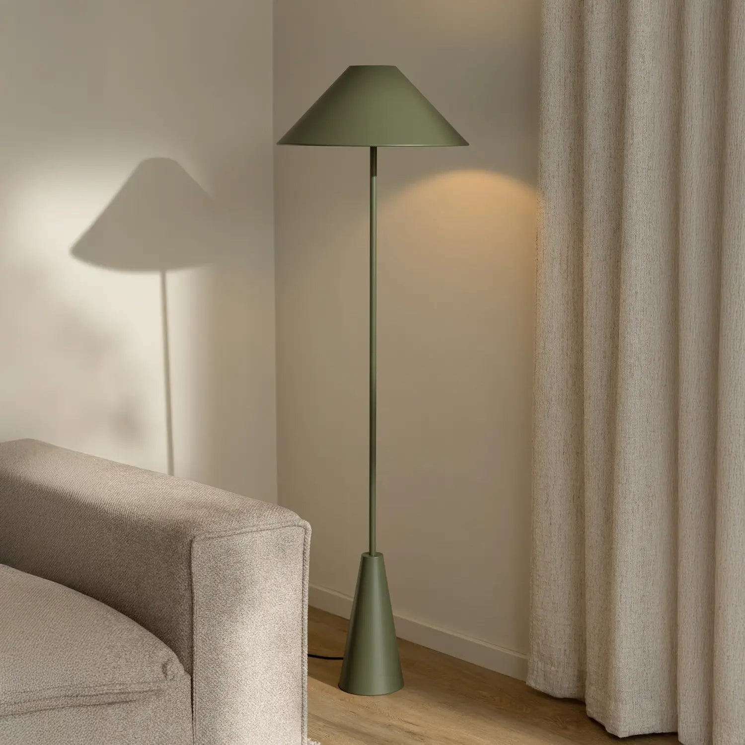 B-Ware Globen Lighting Stehleuchte Standleuchte Cannes Grün Metall 140 Cm E27 Led Lampe - 7319434034035