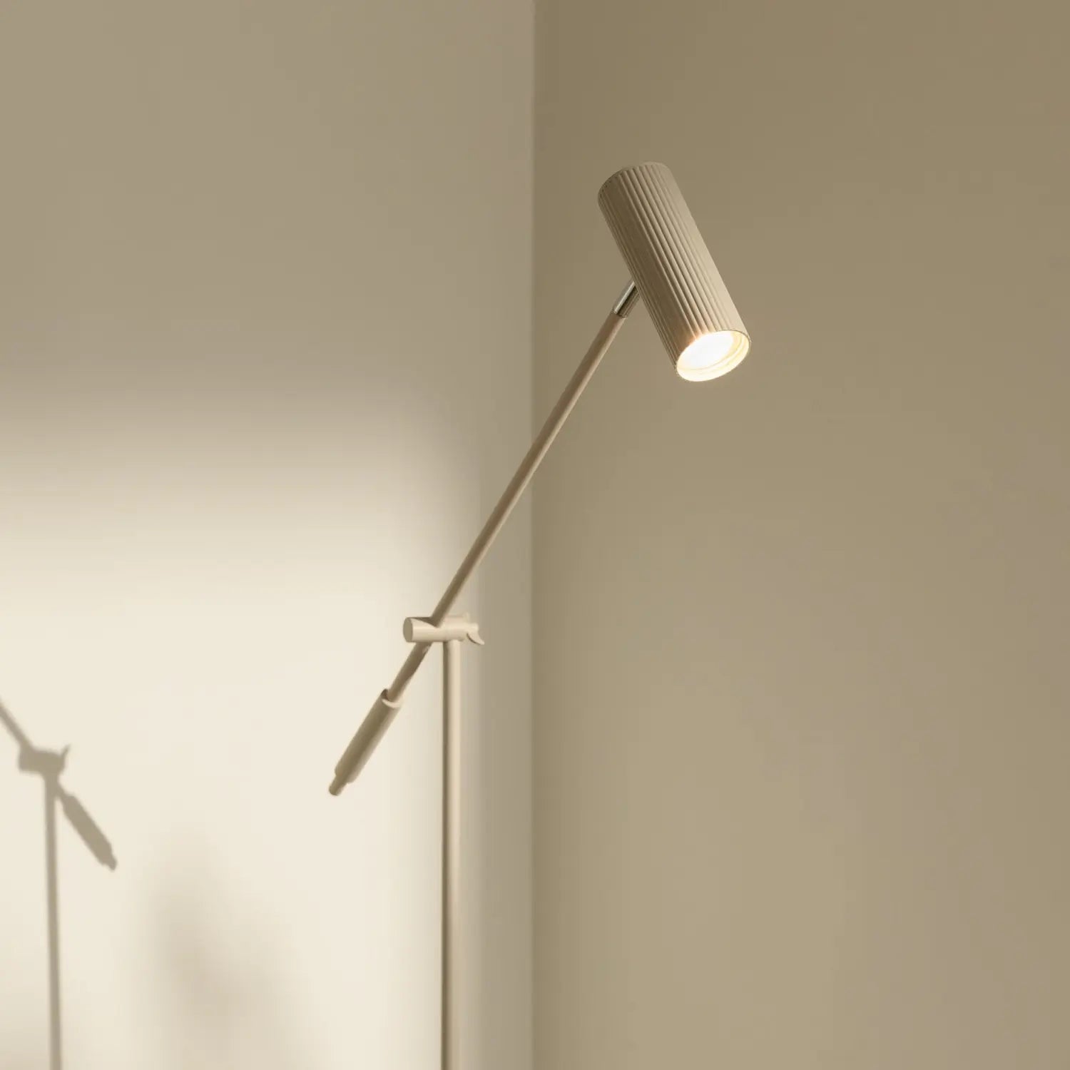 B-Ware Globen Lighting Stehleuchte Standleuchte Hubble Read Beige Metall Gu10 Led 140cm - 7319434031027