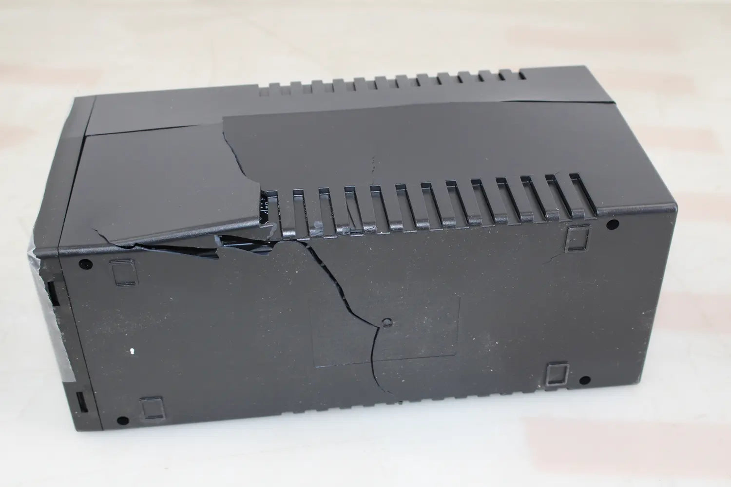 C-Ware Green Cell Ups Notstromversorgung Usv 2000 Va 1400 W überspannung Siehe Text/Foto - 5902701419752