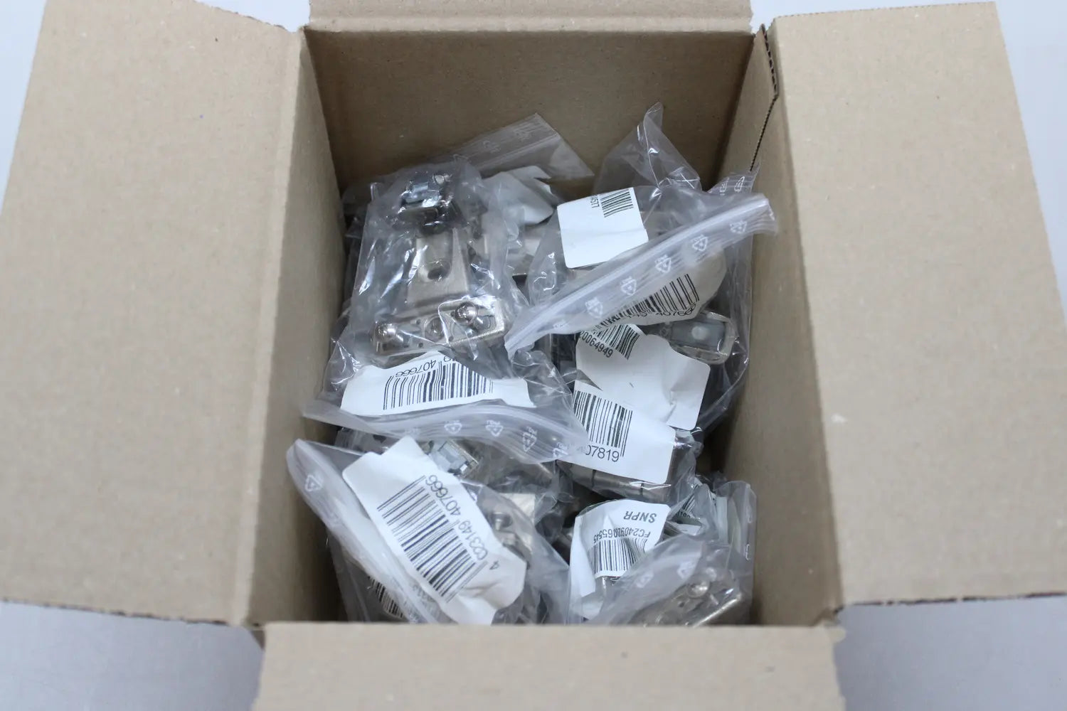 B-Ware Hettich Grundscharnier Scharnier Möbel Vorliegend Halb Vorliegend 12 Stück - 4023149407666