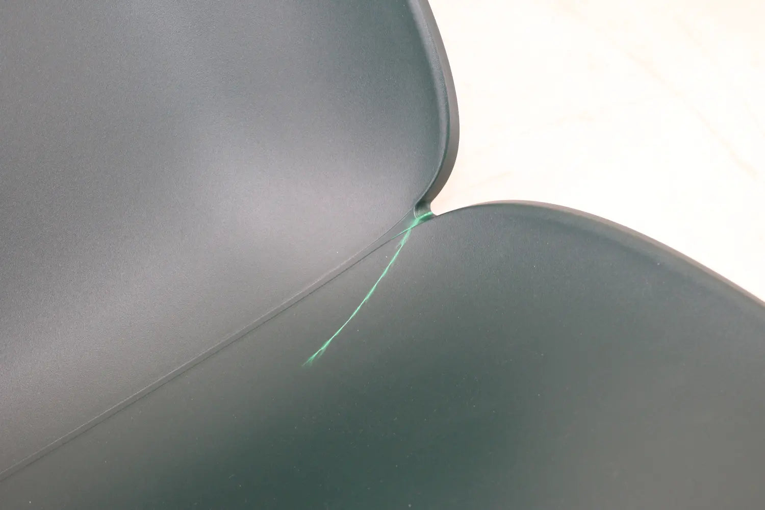 C-Ware Gubi Beetle Stuhl Sitzmöbel Esszimmerstuhl Chair Sitz Dunkelgrün Siehe Text/Foto - 5710902741943