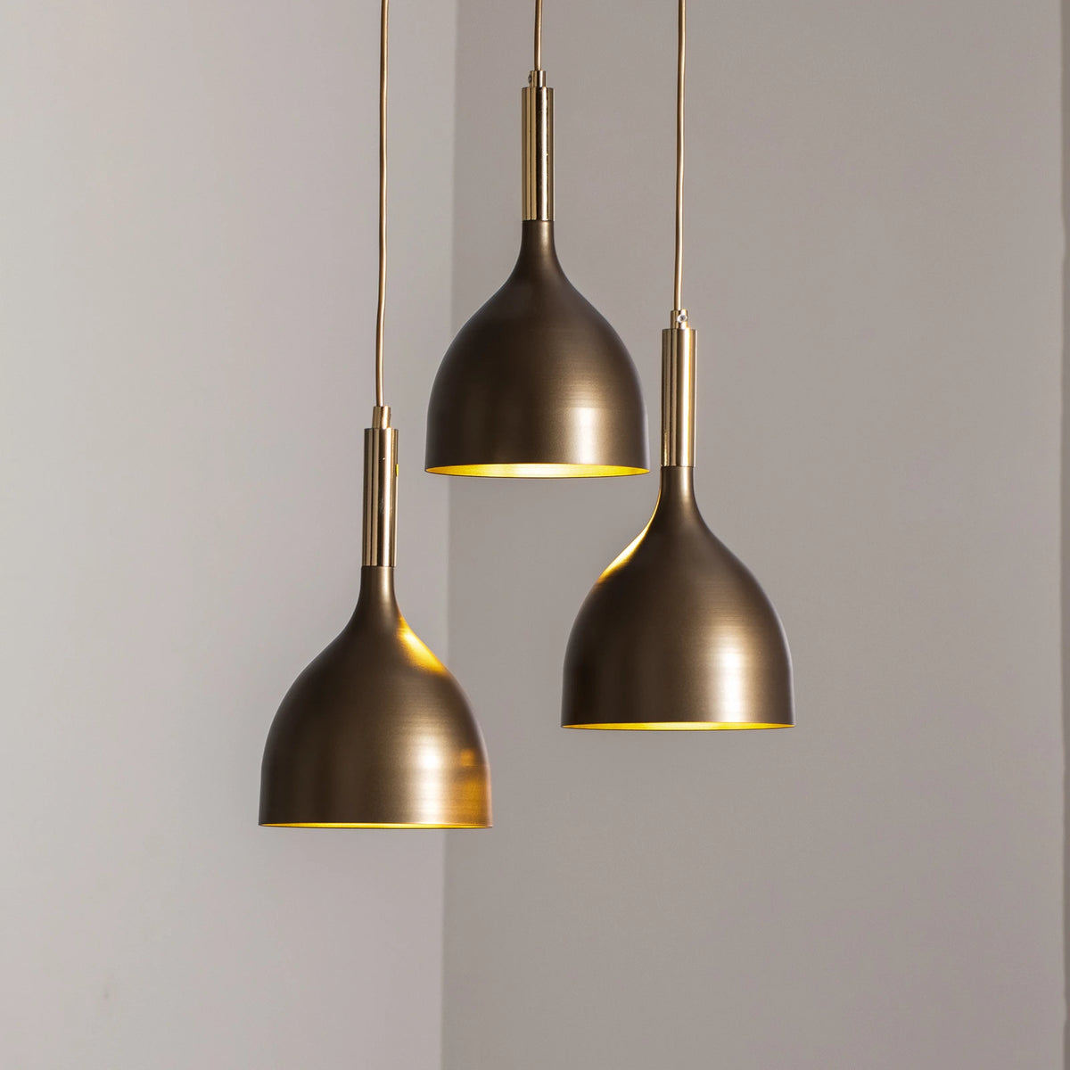 Noak Hängelampe Pendelleuchte Lampe Stahl 3-flg LED Deckenleuchte titan/gold - 5907565940046