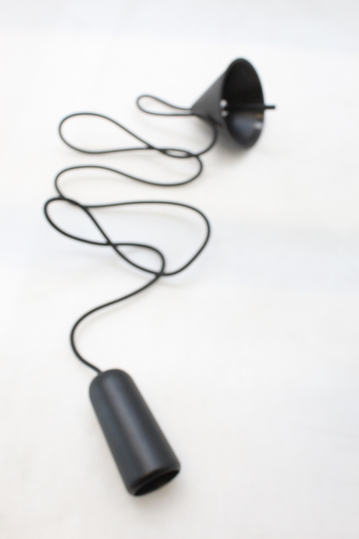 Hartô Pendelleuchte Luce Hängeleuchte Eiche Schwarz Klein Designlampe Lampe Spot B-Ware
