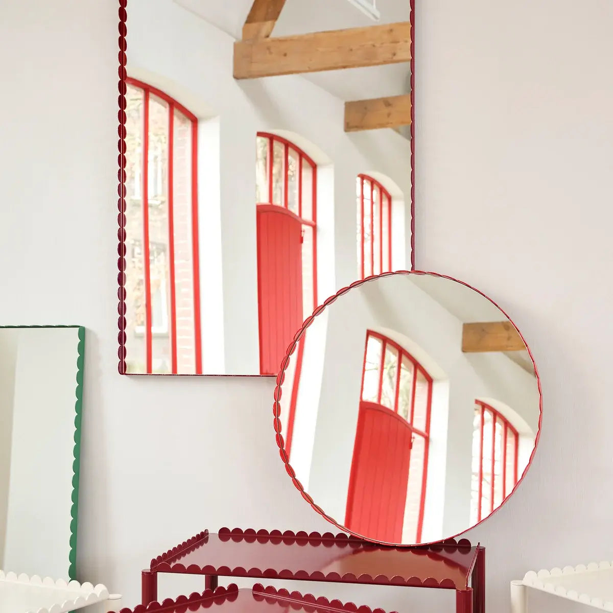 B-Ware Hay Arcs Spiegel Rund Wandspiegel Edelstahl Rahmen Rot - 5710441329633