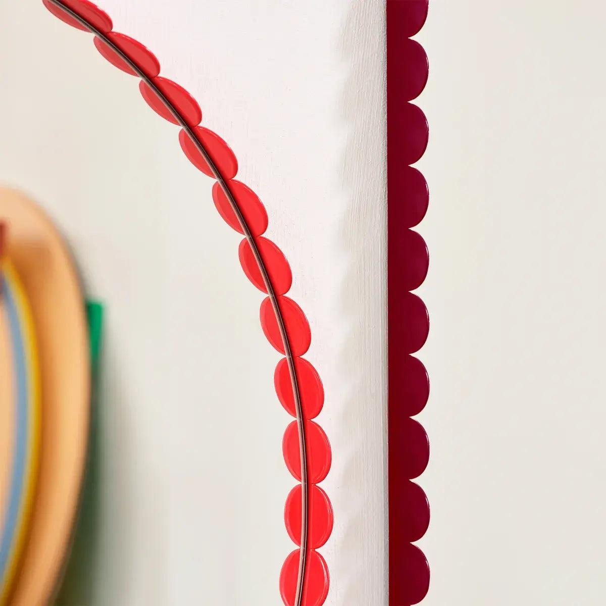 B-Ware Hay Arcs Spiegel Rund Wandspiegel Edelstahl Rahmen Rot - 5710441329633