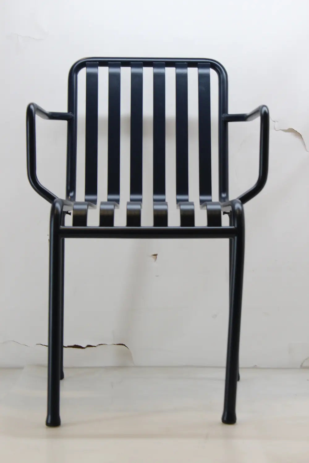 B-Ware Hay Gartenstuhl Stuhl Armlehnenstuhl Deep Blue Exklusive Edition 2025 Siehe Text - 4251384260092