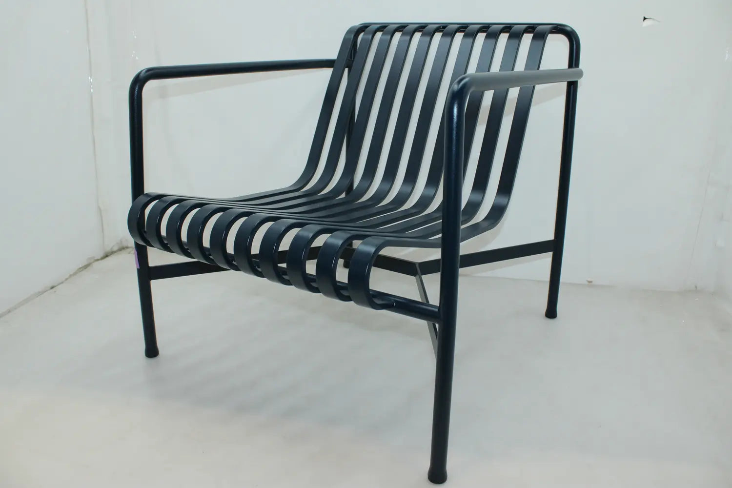 B-Ware Hay Lounge Sessel Stuhl Palissade Chair Low Gartenstuhl Dunkelblau Outdoor - 4251384260108