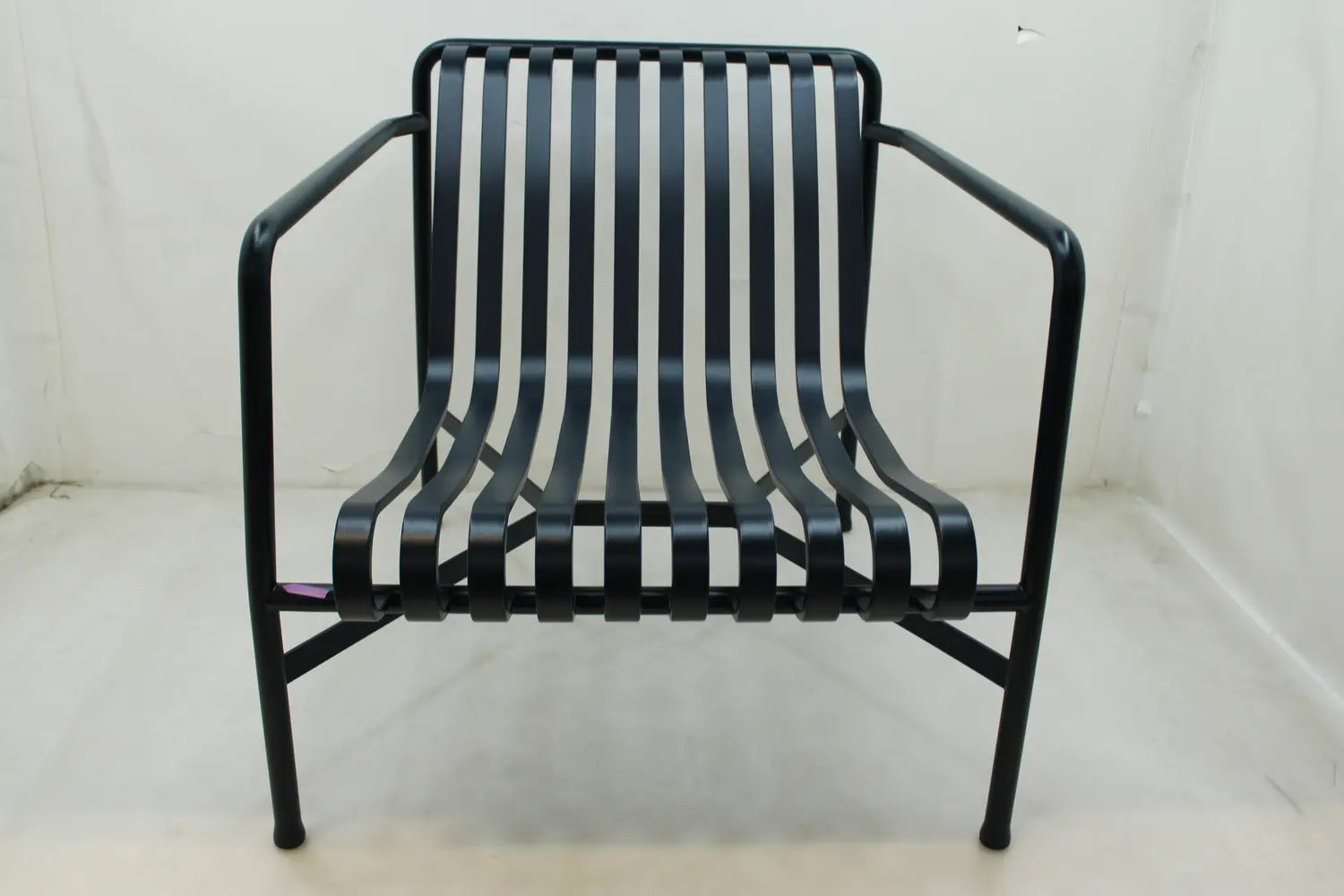 B-Ware Hay Lounge Sessel Stuhl Palissade Chair Low Gartenstuhl Dunkelblau Outdoor - 4251384260108