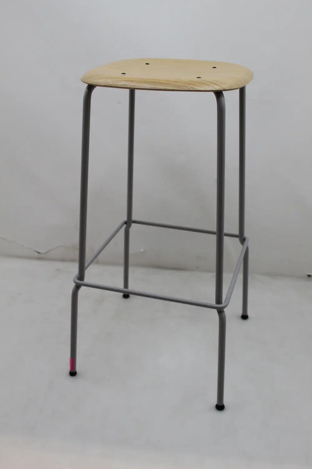 B-Ware Hay Hocker Barstuhl Sitzmöbel Barhocker Eichenholz Grau 75cm Kunststoffgleiter - 4251384236516