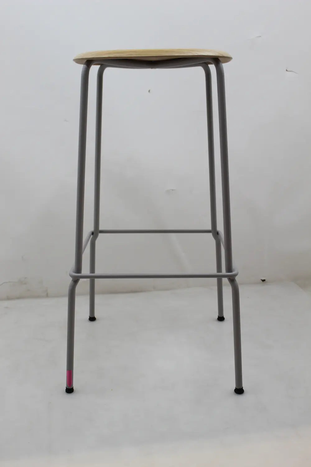 B-Ware Hay Hocker Barstuhl Sitzmöbel Barhocker Eichenholz Grau 75cm Kunststoffgleiter - 4251384236516