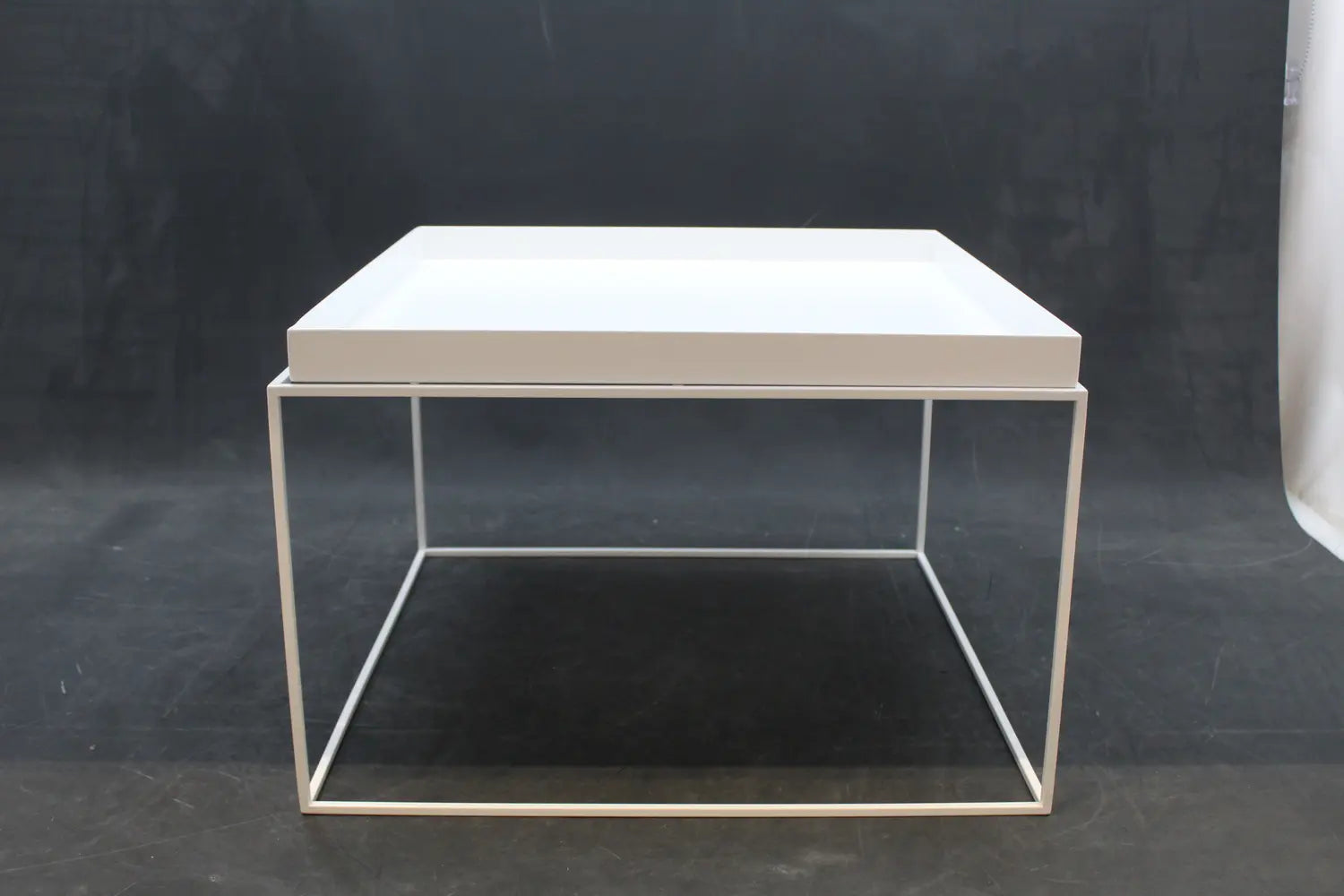 B-Ware Hay Tray Couchtisch Beistelltisch Loungetisch Tisch Sofatisch Siehe Text/Foto - 5710441005643