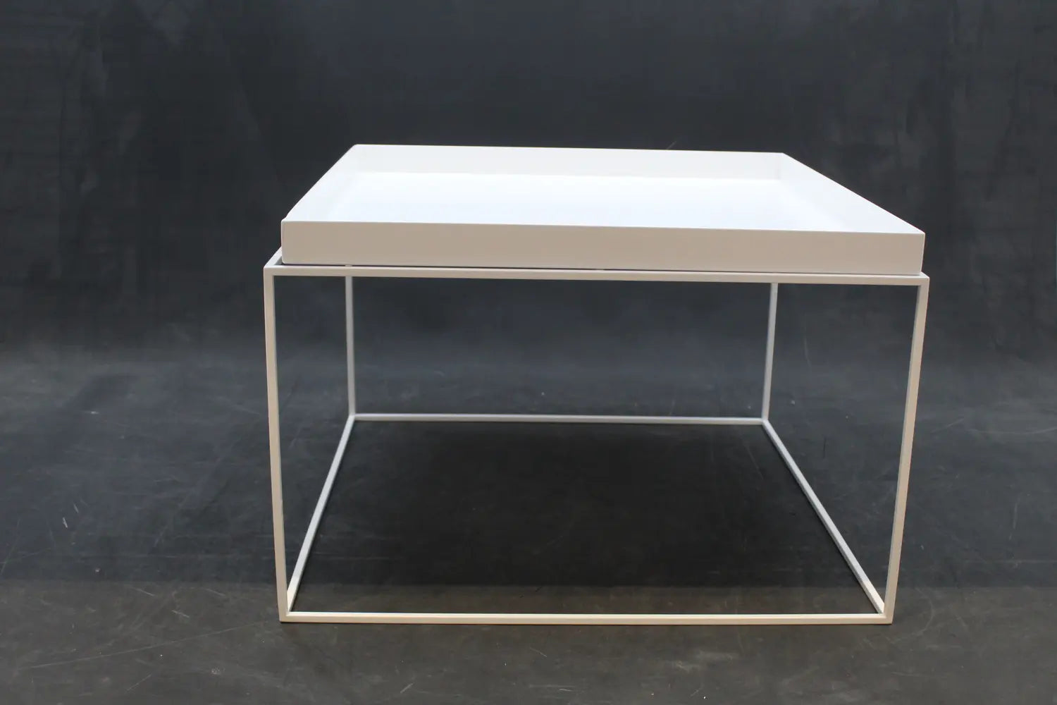 B-Ware Hay Tray Couchtisch Beistelltisch Loungetisch Tisch Sofatisch Siehe Text/Foto - 5710441005643